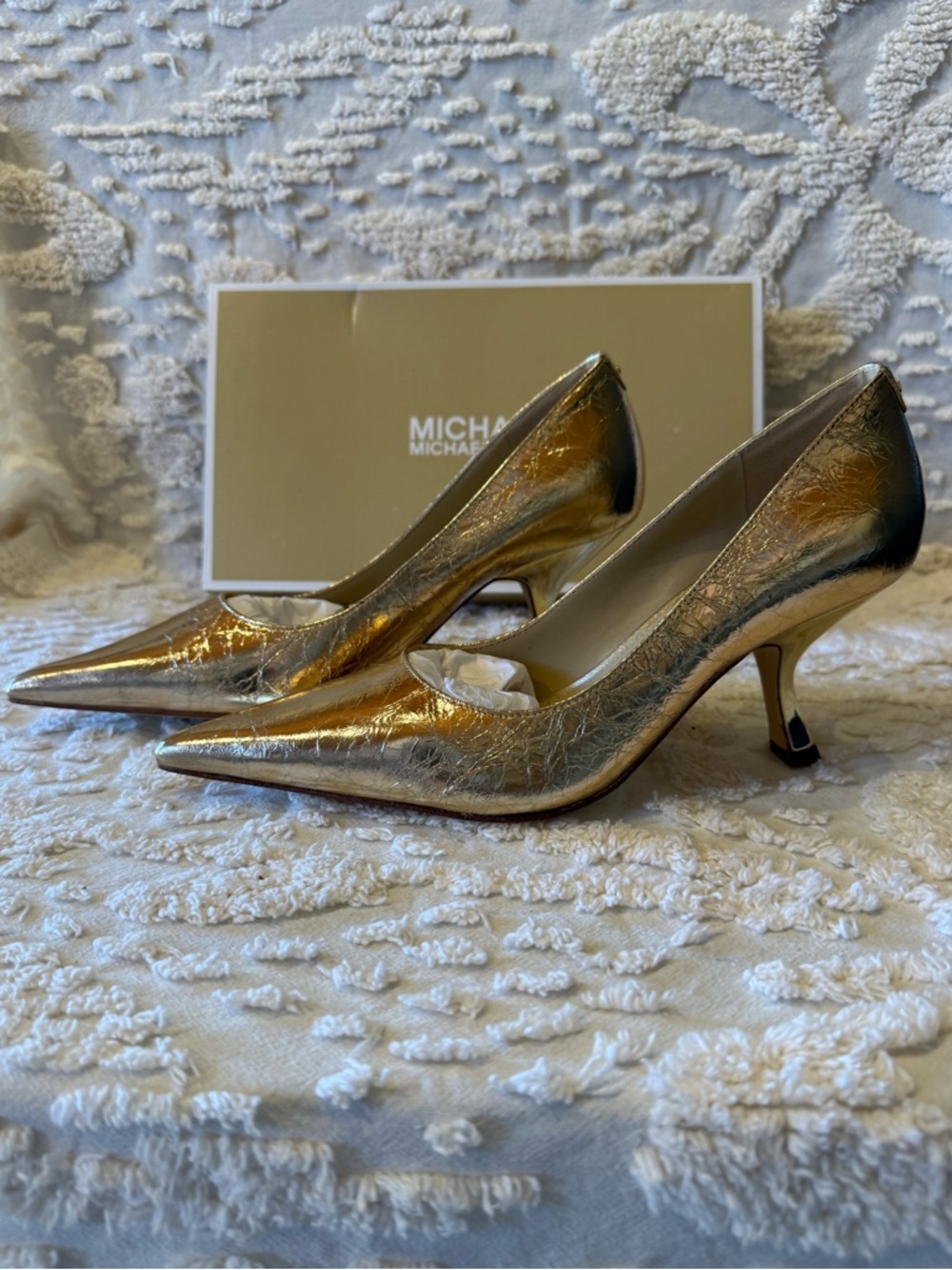 Michael Kors Metallic Gold Pointed-Toe Stiletto Pumps #637 - Picture 2 of 6
